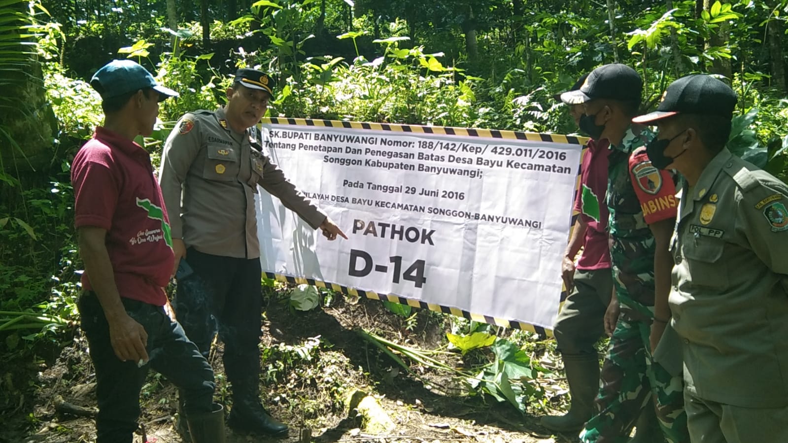 Cegah Konflik, Kepolisian Banyuwangi Awasi Forsuba Pasang Batas Wilayah