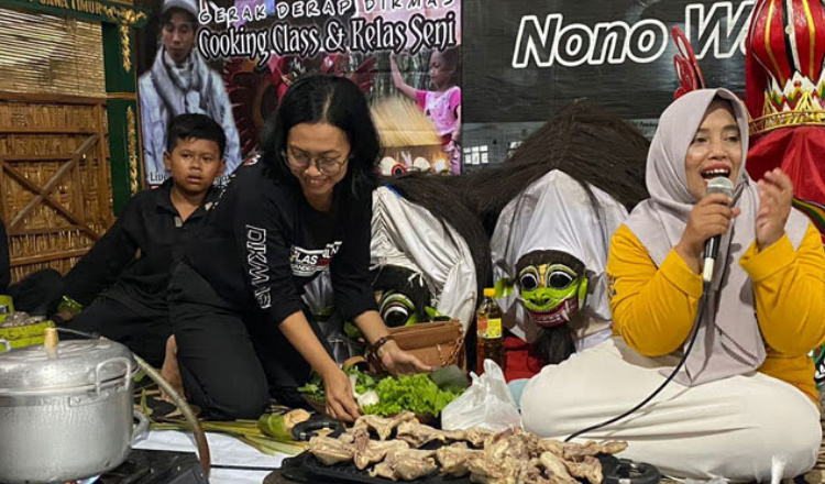 Sasar Ibu-ibu, Merdeka Belajar PKBM Banyuwangi Berikan Pelatihan Usaha