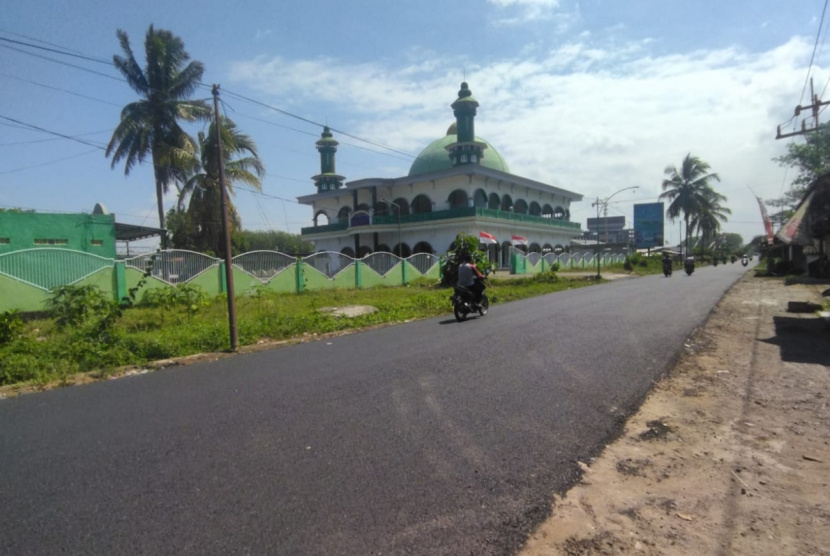 Jalan Labanasem Banyuwangi Dilebarkan dan Diaspal Arus Lalu Lintas Semakin Lancar