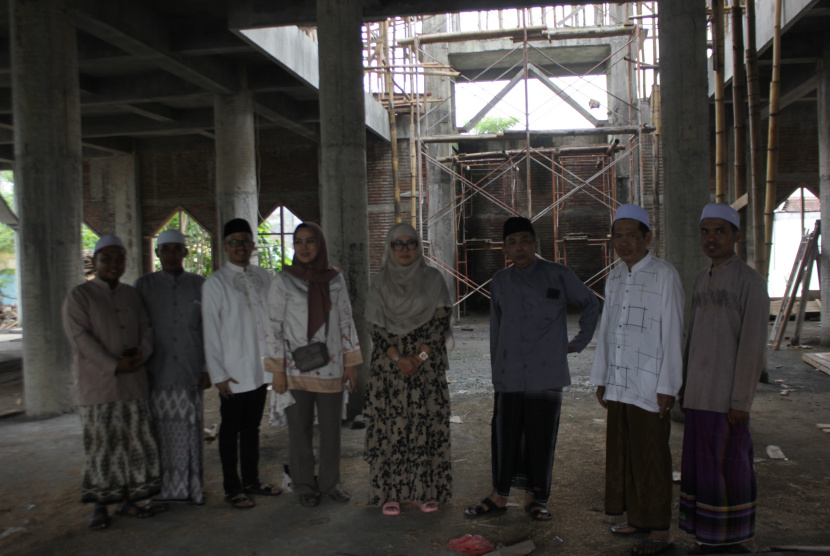 Anggota DPR RI Ina Ammania Awasi Penyaluran Bantuan BPKH untuk Pembangunan Masjid Ar Raudah