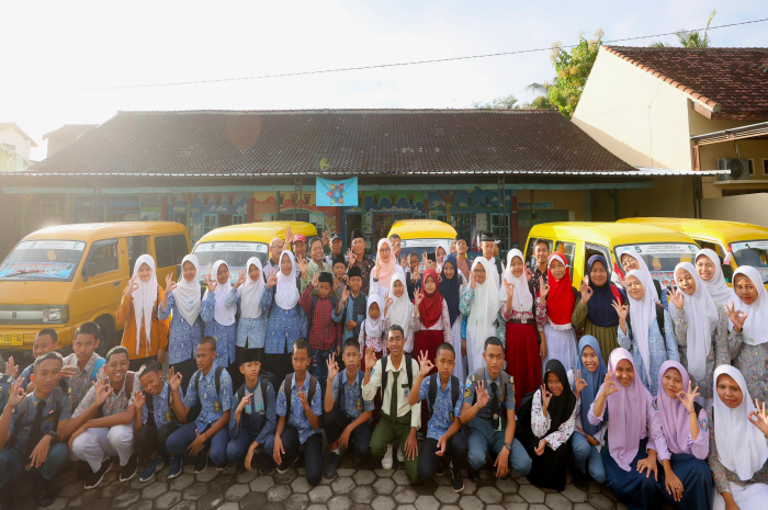 Angkot Gratis untuk Pelajar Banyuwangi Mengurangi Beban Biaya Transportasi