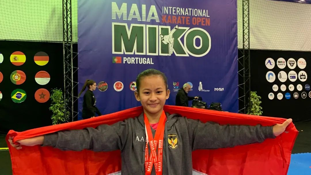 Aldhea Azarina Bharata, Siswi SD Banyuwangi, Raih 2 Emas di Kejuaraan Karate Dunia